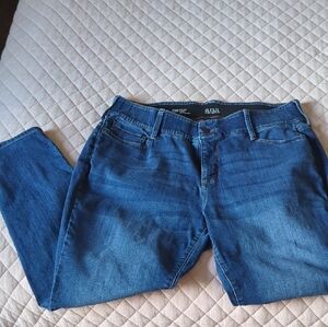 a.n.a Women's Skinny Jeans in Medium Blue Wash